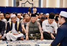 Amsakar Tarawih Perdana di Masjid Agung Raja Hamidah