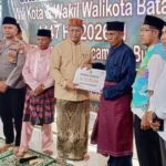 Safari Ramadan di Bulang, Sekda Paparkan Beasiswa untuk Anak Hinterland hingga Serahkan Bantuan Masjid