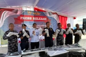 Ratusan Ribu Benih Lobster Selundupan Diamankan Petugas di Teluk Bakau Batam, Pelaku Kabur Lagi