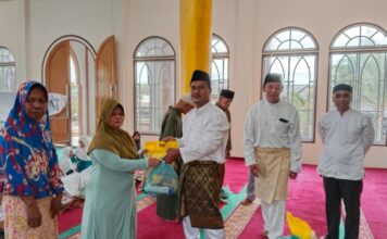 17 Murid SDN 002 Lingga Khatam Quran, Berbagi Sembako hingga Tausiah