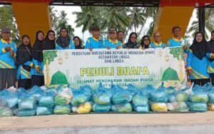 Peduli Kaum Duafa, PWRI Bagikan 133 Paket Sembako ke Masyarakat Kurang Mampu
