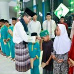 Malam Nuzululqur’an di Batam, Amsakar Berbuka Puasa Bersama Anak Yatim dan Ajak Cintai Al-Qur’an