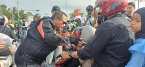 Peduli Keselamatan, HDCI Batam dan Kepri Bagikan Helm Gratis dan takjil di Bulan Ramadan
