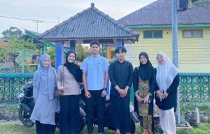 Deca, Arlisa dan Kawan-kawan SMAN 1 Lingga Tebar Kebaikan Berbagi Takjil