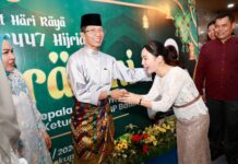 Lebaran di Batam: Amsakar Achmad Sambut Warga dalam Open House Penuh Kebersamaan