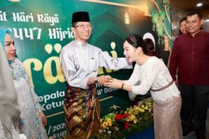 Lebaran di Batam: Amsakar Achmad Sambut Warga dalam Open House Penuh Kebersamaan
