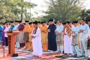 Hadapi Kekeringan Lewat Usaha Dibalut Doa, Pemkab Bintan Laksanakan Salat Istisqa’