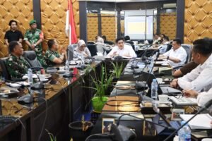 Respons Cepat Kekeringan, Bupati Roby Instruksikan OPD Gotong Royong Salurkan Air Bersih