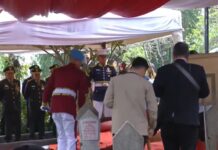 Hujan Iringi Pemakaman Wapres Ke-6 Try Sutrisno di TMP, Presiden Prabowo Subianto sebagai Irup