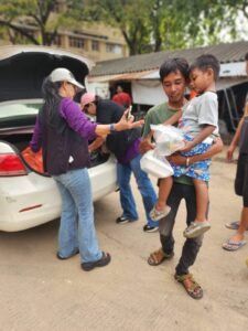 Peduli Dhuafa Persatuan Janda Berbagi Takjil dan Sembako di Harapan Indah Bekasi