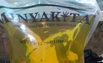 Toko di Tiban Mc Dermott Naikkan Harga MinyaKita Rp2.300 Per Liter, IRT Colek Satgas Pangan