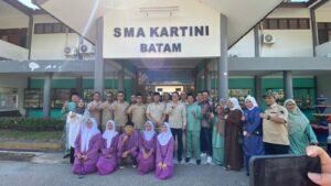 Wagub Nyanyang Dampingi Komisi I DPR RI Tinjau MBG Batu Ampar, Pastikan Standar Gizi Terjaga