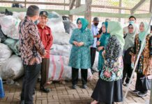 TP PKK bersama DLH Batam Belajar Pengelolaan Bank Sampah