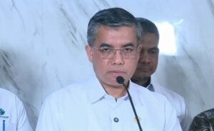 Menaker Yassierli: Ijazah Ditahan, Buruh Bisa Melapor