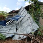 Belasan Rumah Warga Perumahan Gladiola Rusak RUsak Diterpa Angin Kencang di Karimun
