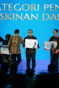 Pemprov Kepulauan Riau Raih Penghargaan Terbaik 1 Penanggulangan Kemiskinan dan Stunting tingkat Nasional
