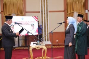 Gubernur Ansar Lantik Misni sebagai Sekda Definitif Kepri, Perempuan Pertama Pegang Tongkat Komando Birokrasi