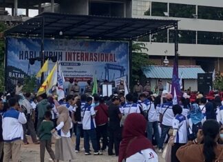 May Day Batam Tertib: Buruh Dorong Kolaborasi, Sampaikan Petisi dan Aksi Sosial