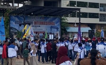 May Day Batam Tertib: Buruh Dorong Kolaborasi, Sampaikan Petisi dan Aksi Sosial
