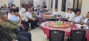 Bupati Roby Pimpin Rapat Perkembangan Pendataan Ulang Bangunan Masyarakat dan TNI AL di Tanjung Uban