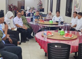 Bupati Roby Pimpin Rapat Perkembangan Pendataan Ulang Bangunan Masyarakat dan TNI AL di Tanjung Uban