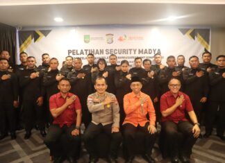 Warya Burhanudin Anggota DPRD Batam Jalankan Pokir Pelatihan Security Madya