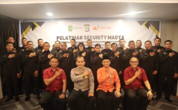 Warya Burhanudin Anggota DPRD Batam Jalankan Pokir Pelatihan Security Madya