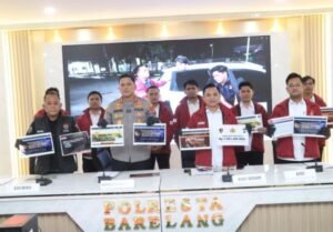 Tiga Pelaku Judi Online Jaringan Filipina Dibekuk Polisi di Rumah Sukajadi Batam