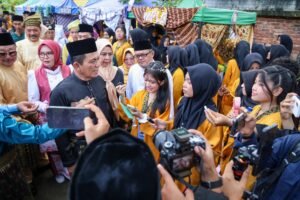 Gubernur Ansar Pimpin Upacara Hardiknas 2026, Tegaskan Komitmen Pendidikan Bermutu untuk Semua