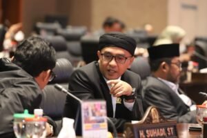 Sekretaris Komisi II DPRD Kepri Minta Pemerintah Sediakan Angkutan Ikan di Jemaja – Nelayan Anambas Mengeluh Tak Bisa Kirim Ikan