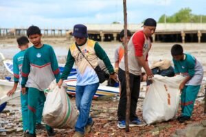 Dispar Kepri Gaungkan Gerakan Wisata Bersih dan Indonesia ASRI di Pulau Penyengat