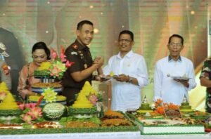 Pimpinan DPRD Ucapkan Selamat Ulang Tahun untuk Kajari Batam