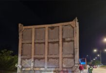 Diduga Bawa Batu Kerikil yang Berserakan di Jalan Raya Baloi-Batuampar, Dumptruk Ditindak Polantas