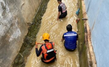 Ibas Bocah 2 Tahun di Batam Terseret Arus Deras Gorong-gorong Depan Rumah