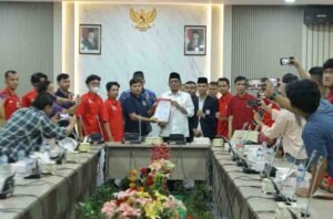 Ketua DPRD Batam Terima Aspirasi Mahasiswa, Siap Teruskan Tuntutan ke Pemerintah Pusat