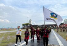 Semangat Atlet Bintan saat Defile Kontingen di Coastal Area, Pembukaan Popda X Kepri Meriah