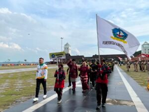 Semangat Atlet Bintan saat Defile Kontingen di Coastal Area, Pembukaan Popda X Kepri Meriah