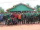 Tingkatkan Kebersihan Lingkungan, Prajurit Yonif TP 849/BS Gelar Karya Bakti Bersama Warga Desa Teluk