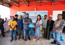 PT Batamraya Sukses Perkasa Salurkan 150 Paket Sembako untuk Warga Relokasi Pulau Ngenang