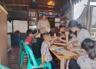 Peringati HAN, Bhabinkamtibmas Tanjung Unggat Bimbingan dan Edukasi soal Kekerasan Kepada Anak