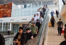 Sekda Bintan Sambut Kedatangan Komisi VII DPR RI di Bandara Raja Haji Fisabilillah