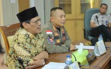 Ketua DPRD Kota Batam Terima Aksi Unjukrasa Mahasiswa UNRIKA, Siap Tindak Lanjuti Aspirasi Soal Air Bersih, Sampah, dan Tata Kelola Lahan