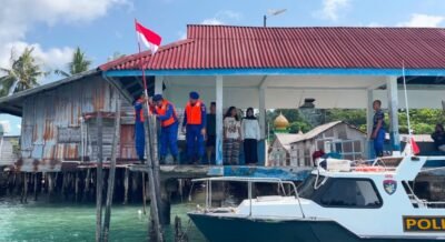 Satpolairud Polres Bintan Kibarkan Merah Putih di Pesisir, Sambut HUT RI ke-81