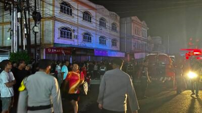 Polisi Sigap Tangani Kebakaran Gedung Alfamart di Tanjung Uban