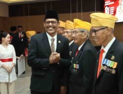 Pimpinan dan Anggota DPRD Batam Ikuti Detik-Detik Proklamasi HUT ke-81 RI Secara Daring, Berikan Penghargaan untuk Para Veteran