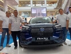 Daihatsu Kenalkan Rocky e-Smart Hybrid di Batam, Pengunjung Bisa Test Drive