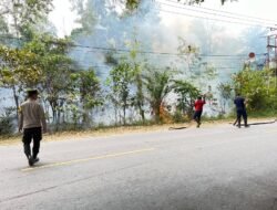 Respon Cepat Polsek Gunung Kijang Tangani Titik Api di Teluk Bakau, Lahan Seluas 0,5 Hektare Berhasil Dipadamkan