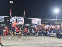 Sekda Ronny Tutup Turnamen Voli Semi Open Antar RW Cup V, BRC Balai Rejo dan Belak Juara 1