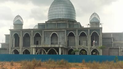 Kubah Masjid Agung Bintan Buyu Perlahan Mulai Kelihatan Bentuknya