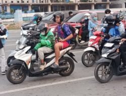Di Tengah Kabut Asap, RSIA Royal Medika Hadir untuk Warga Batam, Bagikan 250 Boks Masker